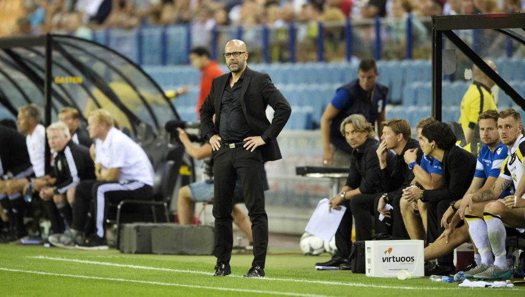 Vitesse klaagt over stadionklok in Almelo