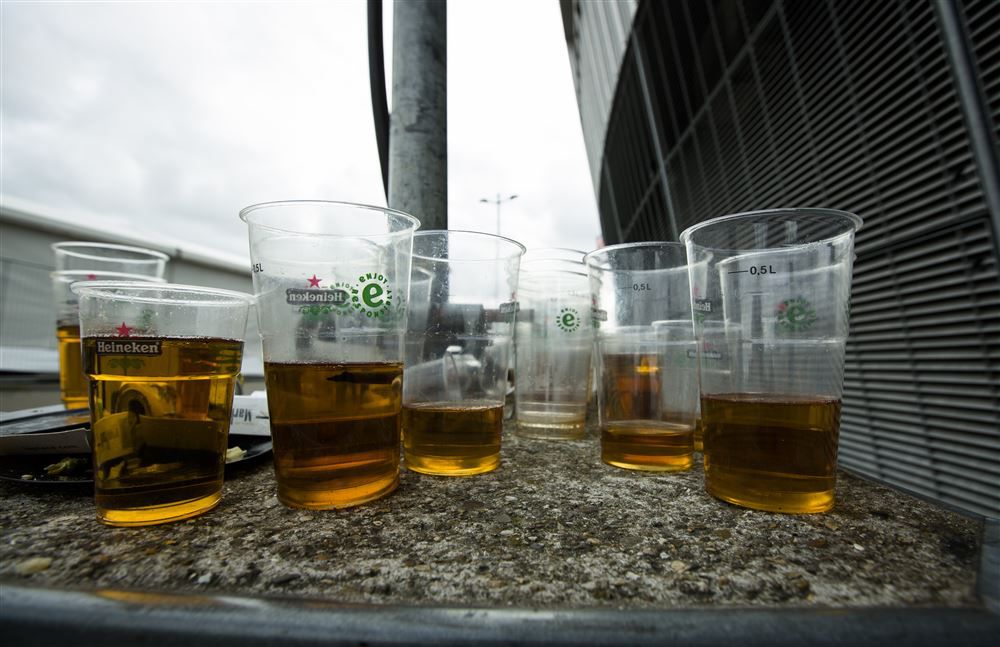 Eindelijk echt bier in plaats van 'uilenzeik' voor fans AZ