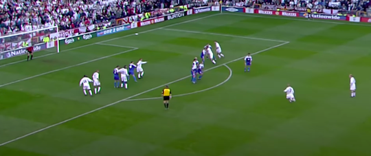 🎥 | Legendarische vrije trap David Beckham in extra tijd is 20 jaar oud: 'Kippenvel'