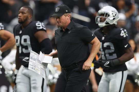 Coach Las Vegas Raiders neemt ontslag na uitlekken homofobe en racistische mails