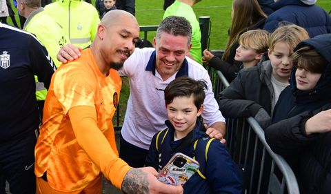 Hoe dan?! Voetballer met 0 interlands blinkt uit bij HFC tegen oud-internationals