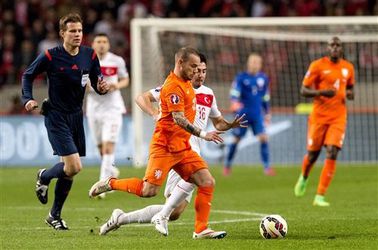 Oranje in blessuretijd naast Turkije