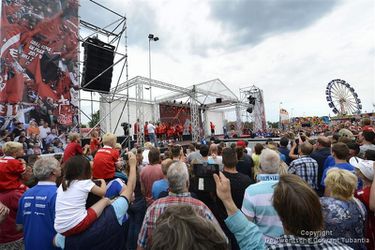 In beeld: Ruim 25.000 bezoekers op open dag FC Twente