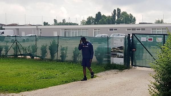 Nu was Balotelli een keer op tijd om te trainen bij Brescia, wordt hij weggestuurd