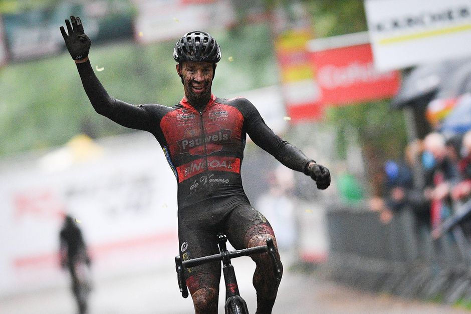 4 op rij voor Laurens Sweeck in GP Pelt, Nederlandse vrouwen domineren podium