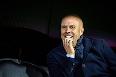 Arne Slot denkt nog niet aan vertrek: 'Zou een soort Arsène Wenger kunnen worden bij Feyenoord'