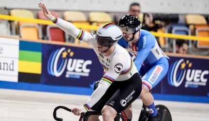 Harrie Lavreysen en Jeffrey Hoogland sprinten tegen elkaar in halve finales op EK baanwielrennen