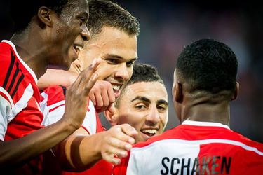 Manu bevrijdt Feyenoord op wonderbaarlijke avond