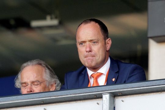 'Hiddink blijft aan als bondscoach van Oranje'