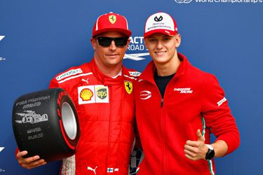 Zoon van Michael Schumacher kampioen in Formule 3 na sicke comeback (video)