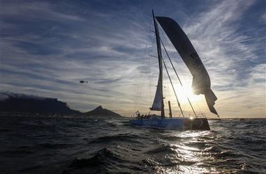 Start 5e etappe Ocean Race naar dinsdag