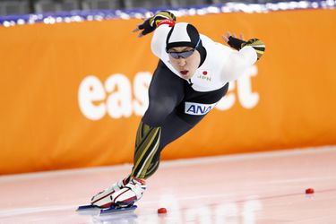 Shinhama evenaart baanrecord Thialf op 500 meter en staat 1e in wereldbekerklassement