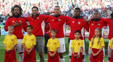 Panamese voetbalcommentatoren janken bij horen van hun volkslied op WK (video)