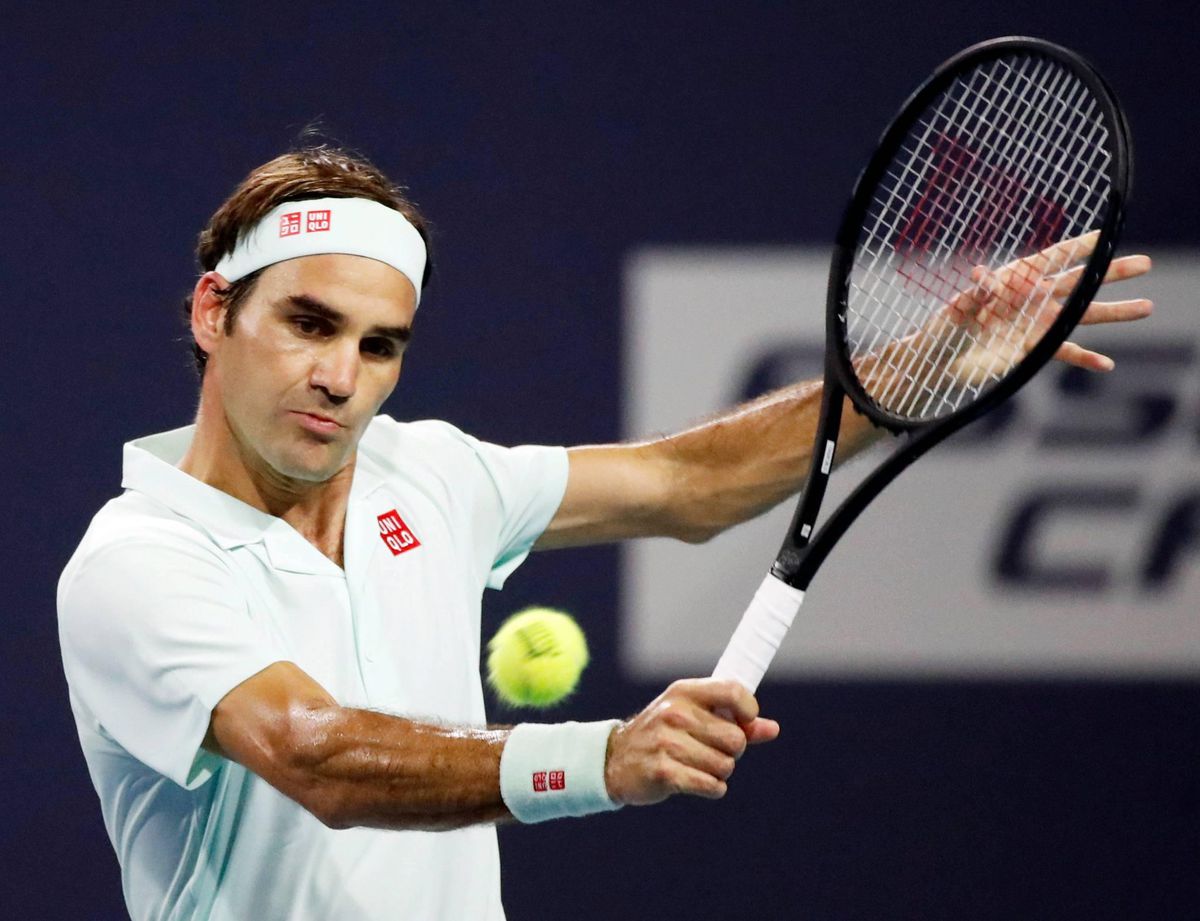 Federer eenvoudig naar laatste vier in Miami