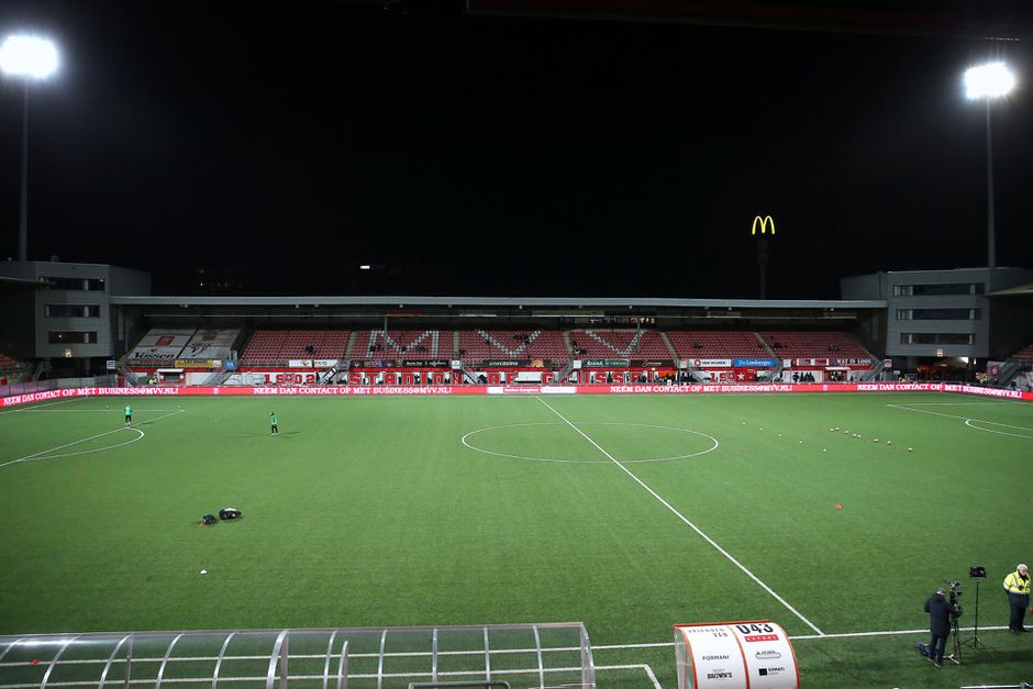 Fans MVV reageren met pikante foto op dubieus vertrek commercieel directeur: 'Free the niple'