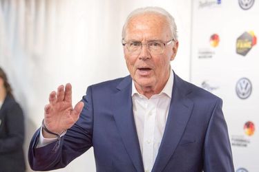 Beckenbauer zit lekker bij spookwedstrijden van Bayern en heeft zin in topper tegen Dortmund