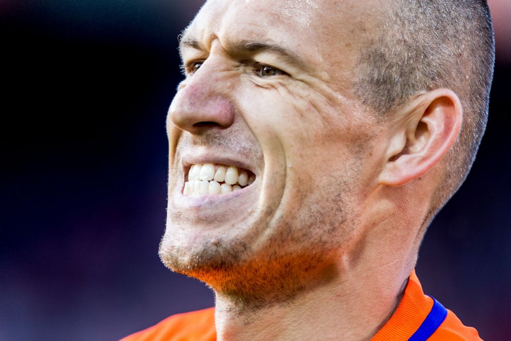 YES! Robben zet Oranje op 1-0