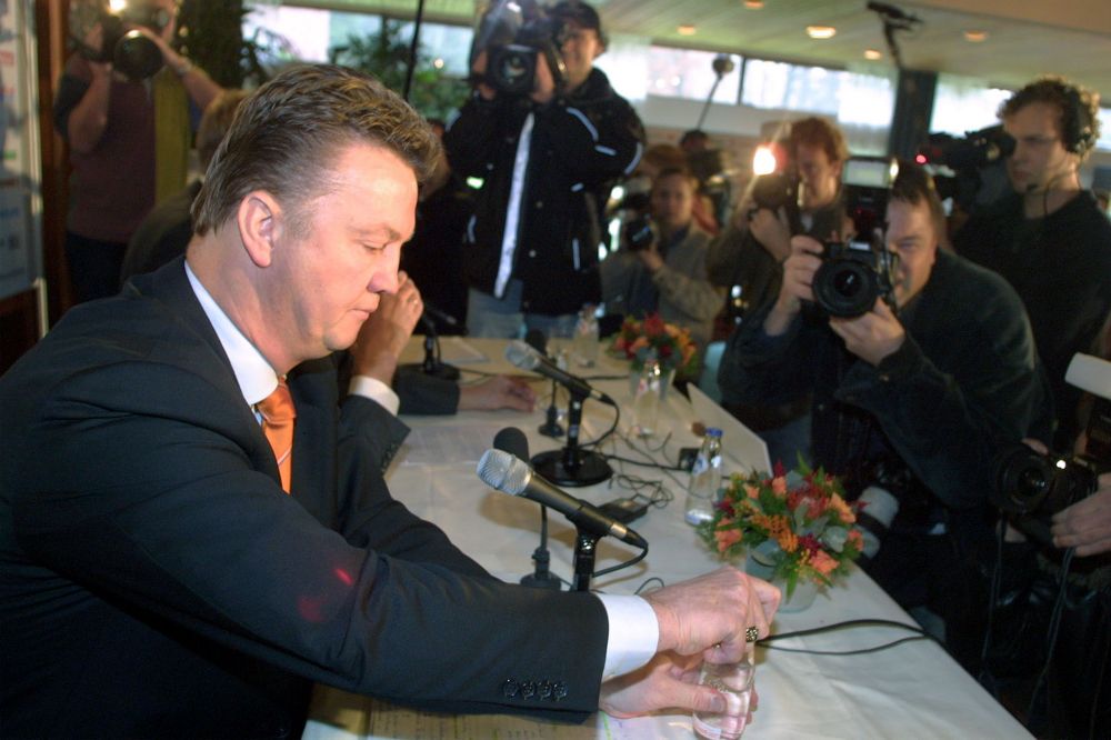 De bekendste persconferenties van een boze Van Gaal