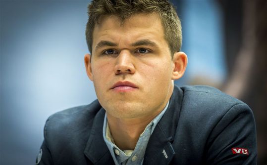 Carlsen baalt van snelle remise