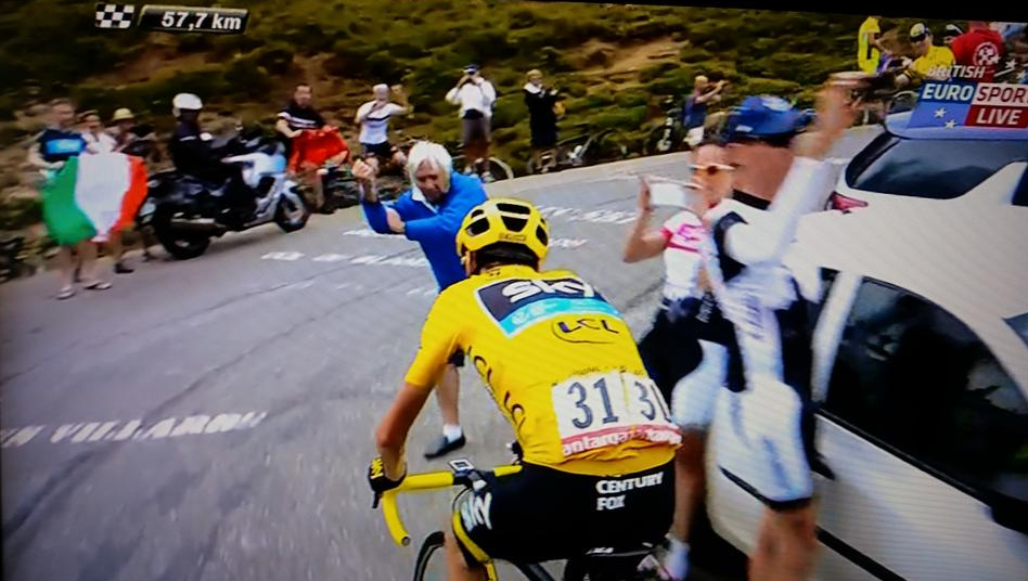 'Fans' beschimpen en bespuwen Froome na pech