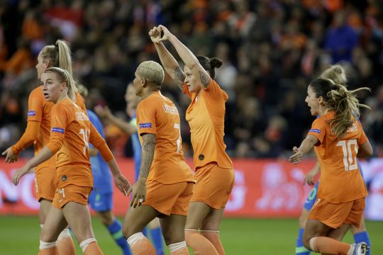 🎥 | RUST: Oranjeleeuwinnen werken achterstand binnen 4 minuten weg