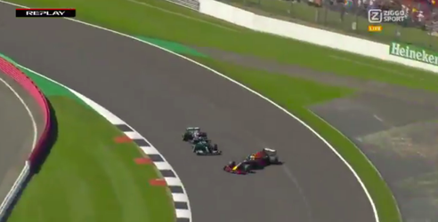 🎥 | Crash Max Verstappen: 'Schuld ligt bij Lewis Hamilton, maar er zat geen opzet bij'