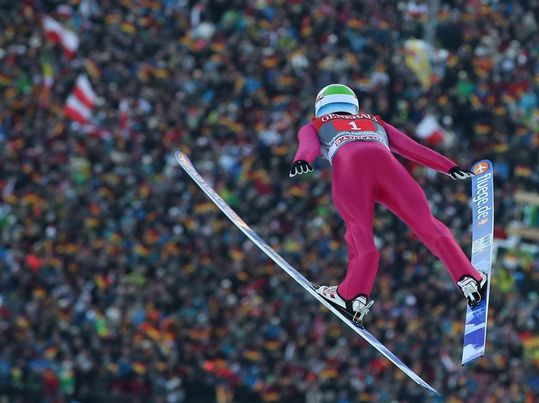 Jacobsen vliegt naar zege in Garmisch