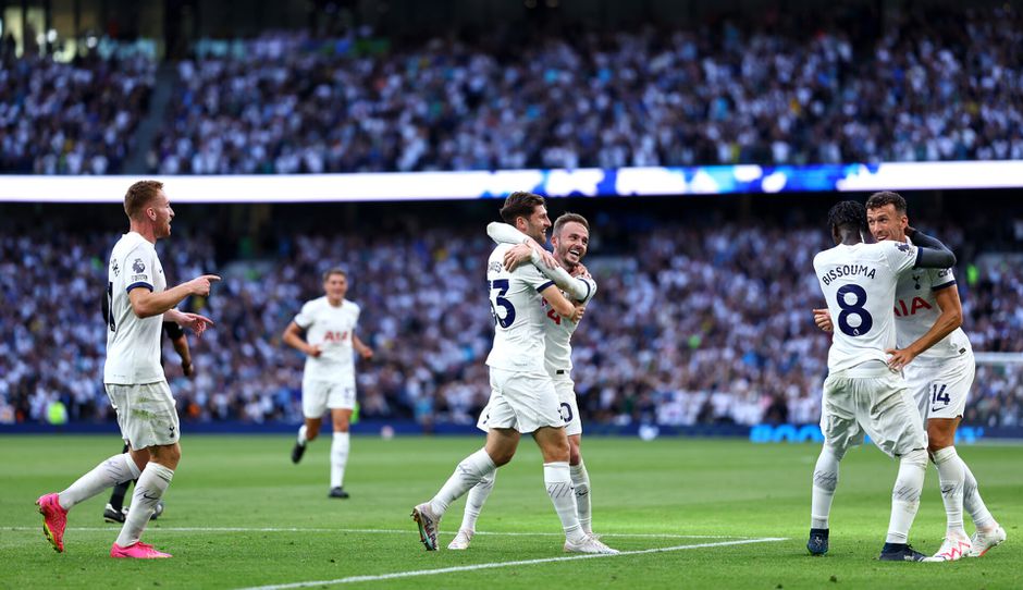 Erik ten Hag ziet stroperig Manchester United verliezen bij Tottenham Hotspur