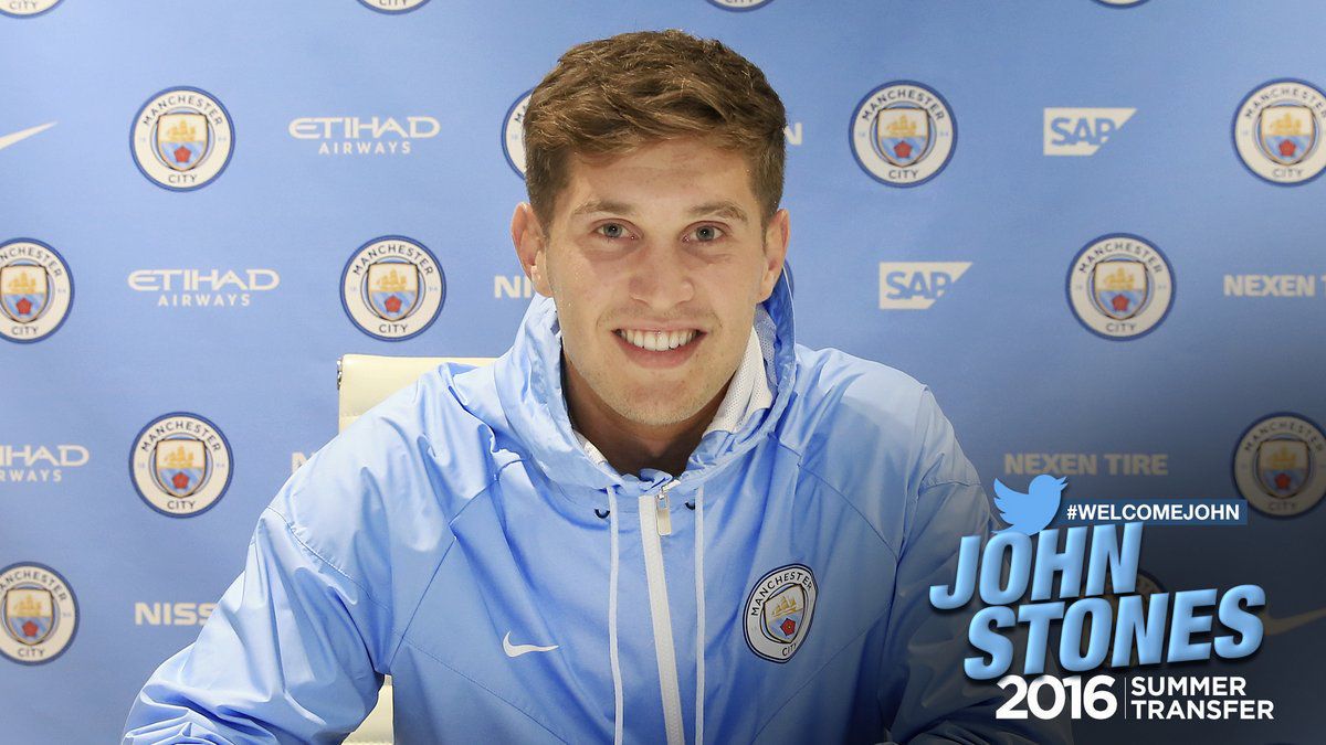 Stones officieel speler van Manchester City, speler al ingeschreven voor CL