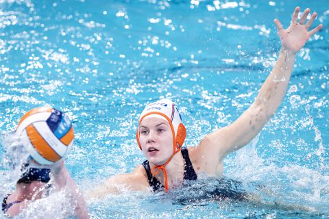 Nederlandse waterpolosters drogen Groot-Britannië af in kwartfinale EK