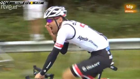 Tom Dumoulin valt in slaap tijdens saai 1e deel Tour-etappe (video)