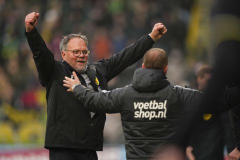 💛💙 | Henk de Jong verlengt contract met 1 jaar bij SC Cambuur