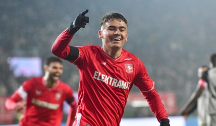FC Twente slaat tegen AZ toe in strijd om plek 3 in Eredivisie
