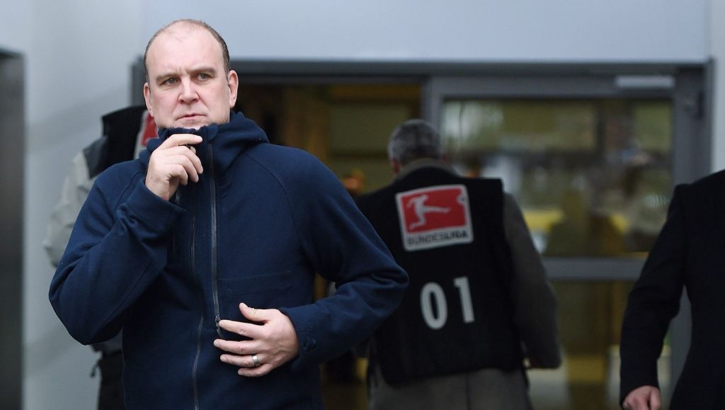 8.000 euro boete voor Kölntrainer na gooien kauwgom
