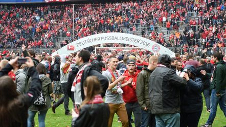 Fans Bayern verpesten kampioensfeest