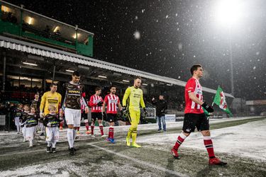 Sneeuwval legt wedstrijd tussen Dordrecht en Jong PSV plat