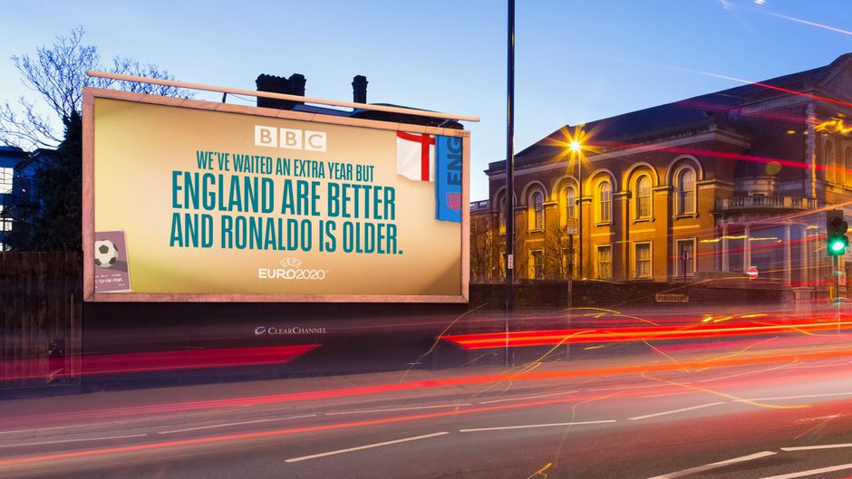 📷 | Heerlijke Britse humor: BBC knipoogt naar jaartje oudere Ronaldo