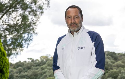 John van 't Schip druk op zoek naar middenvelder 'die er gelijk kan staan'