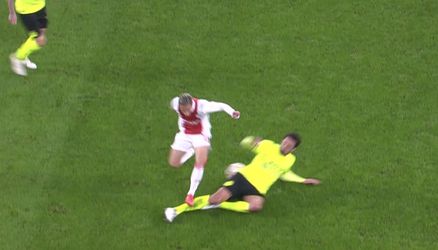 🎥 | ROOD! Dortmund moet met 10 man verder na deze wilde actie van Hummels