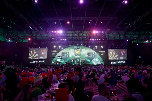 Martijn Dragt pakt eerste PDC Tour Card in carrière na winst op Chris Landman