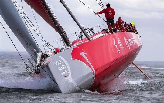 Zeilteam Dongfeng wint derde etappe