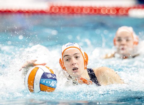 Nederlandse waterpolosters winnen tegen Hongarije ook 2e pot bij EK