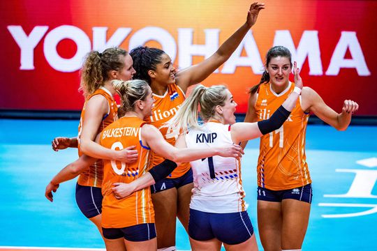 6e WK-overwinning op rij voor succesvolle Oranje volleybaldames (video)