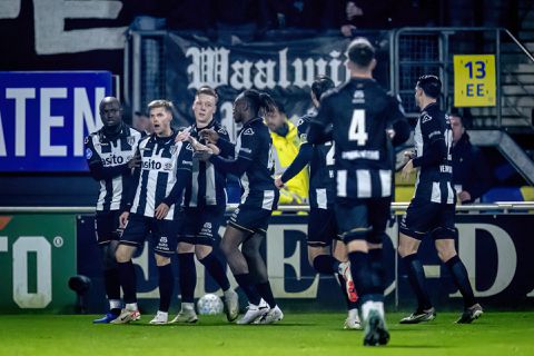 Heracles Almelo pakt belangrijke zege op bezoek bij mede-laagvlieger RKC