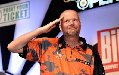 Hoppa! Van Barneveld zeker van plekje op World Series Finals in Amsterdam na lekker weekendje