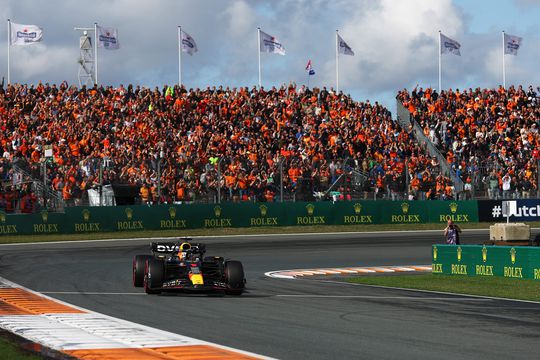 🇳🇱 | Max Verstappen wint GP van Nederland voor 3e keer op rij én evenaart record Sebastian Vettel