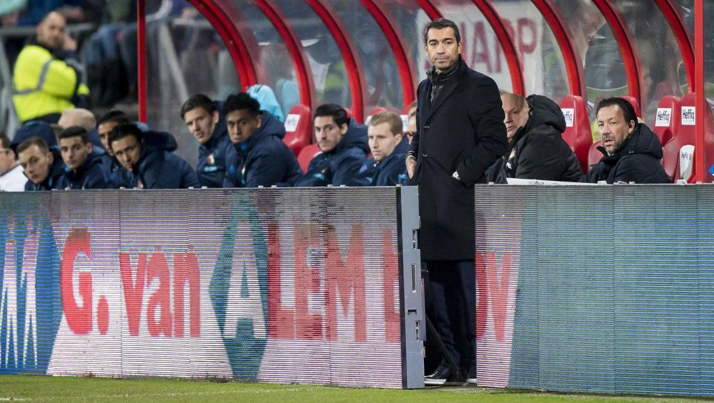 Van Bronckhorst over derby : 'Het is hartstikke mooi voor de stad Rotterdam'