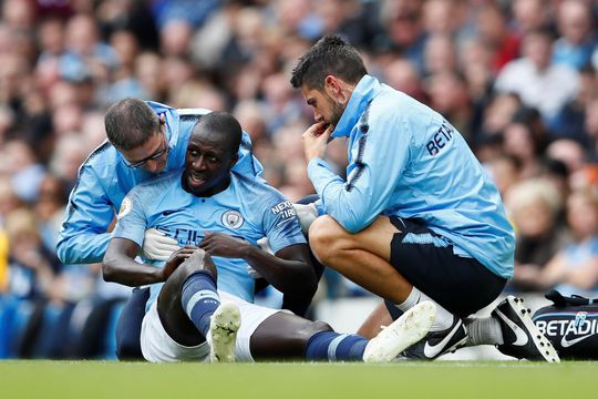 HAHA! Mendy reageert hilarisch na operatie: 'Al die naaktfoto's 👀'