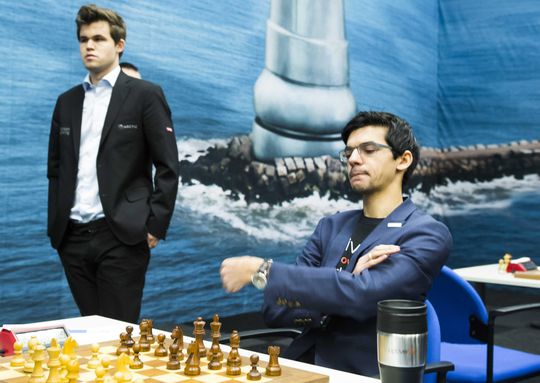 Giri verliest van Carlsen en mist de Tata-titel door potjes snelschaak