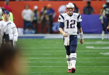 Brady evenaart idool Montana in Super Bowl